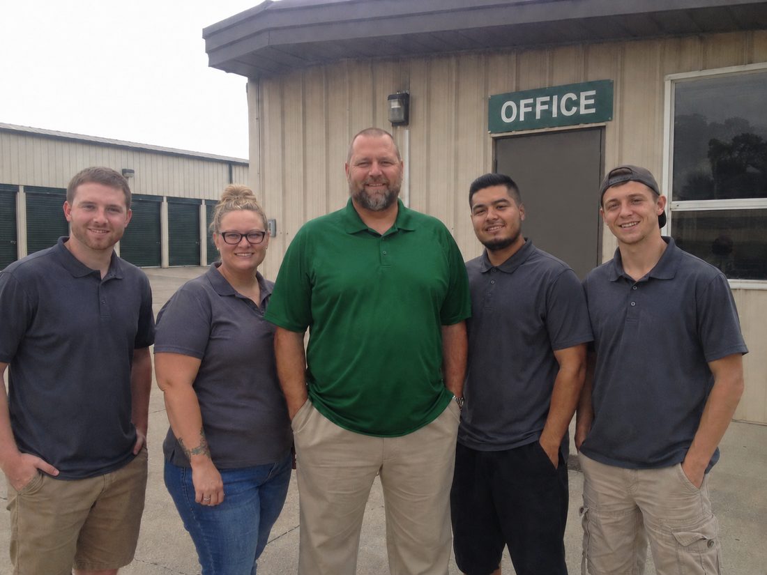 Pest control professionals in Orland Park, IL